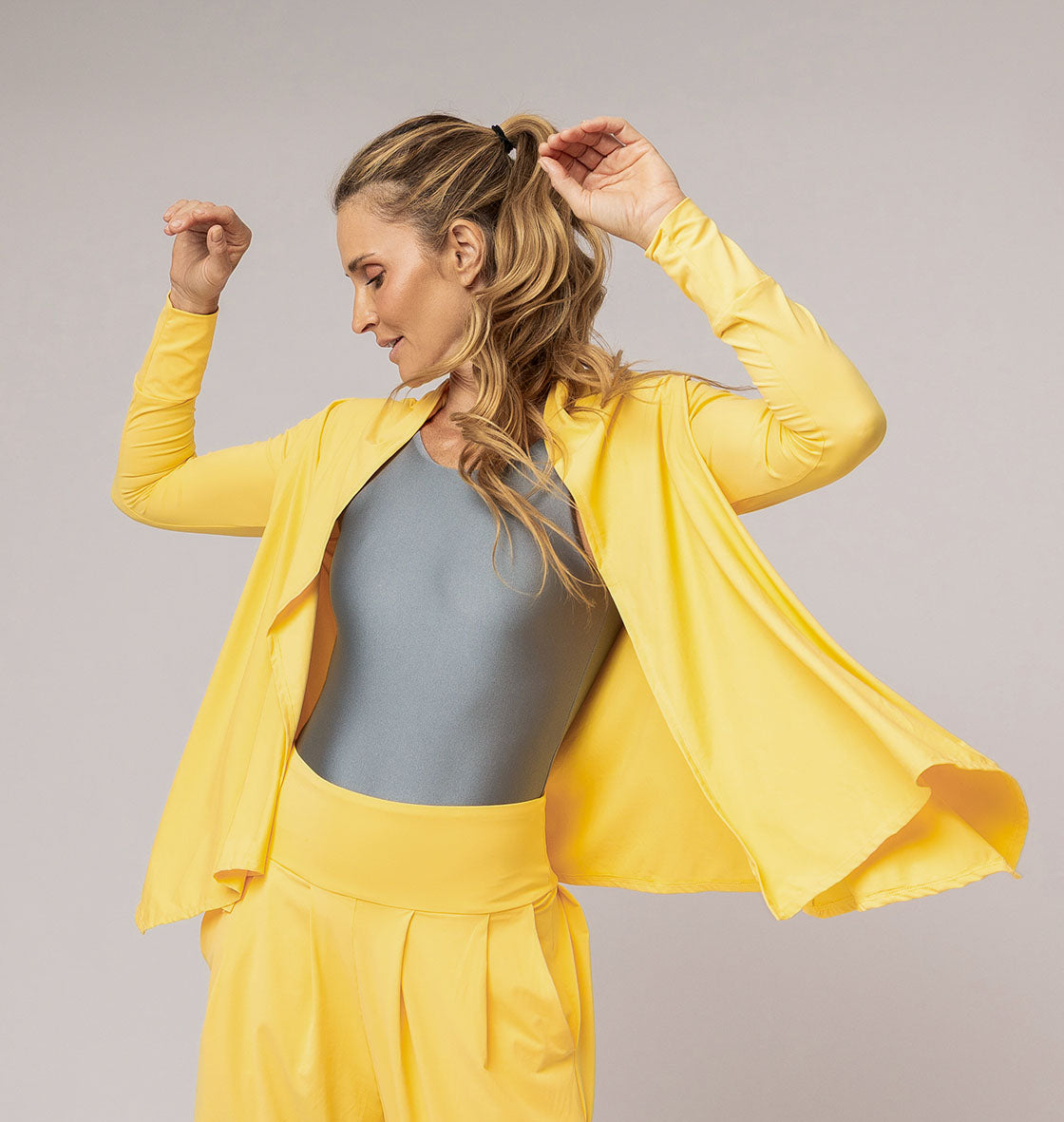 CALÇA PREGAS COM SHORTS LAGO